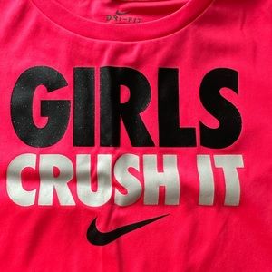 Nike Girls 3T short-sleeved shirt
